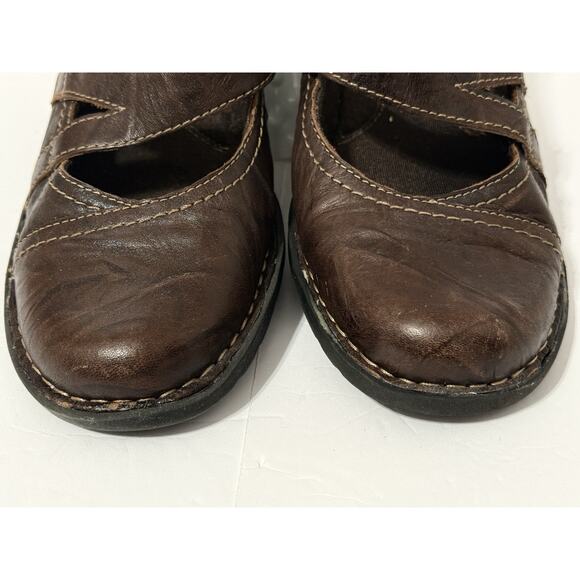 Clark Brown Mary Jane Shoes, Size 6 - Picture 5 of 7